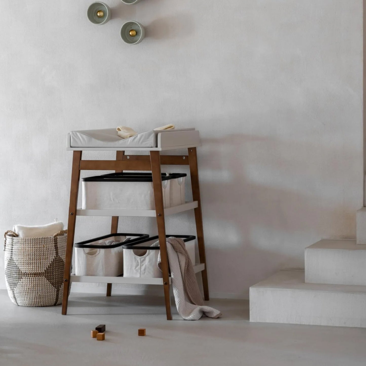 luiertafel hip, clay/walnut- QUAX