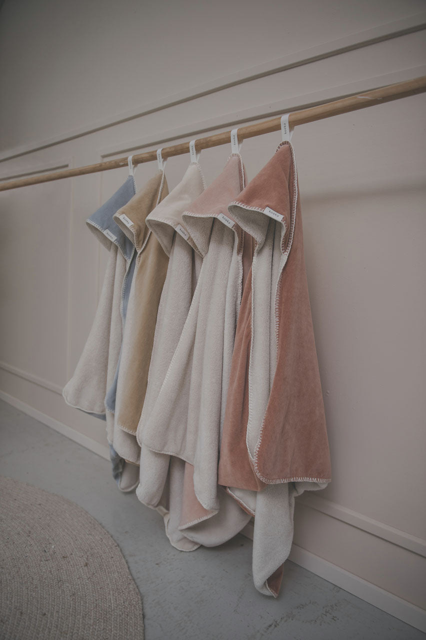 wikkeldeken oddi teddy, soft earth - KOEKA