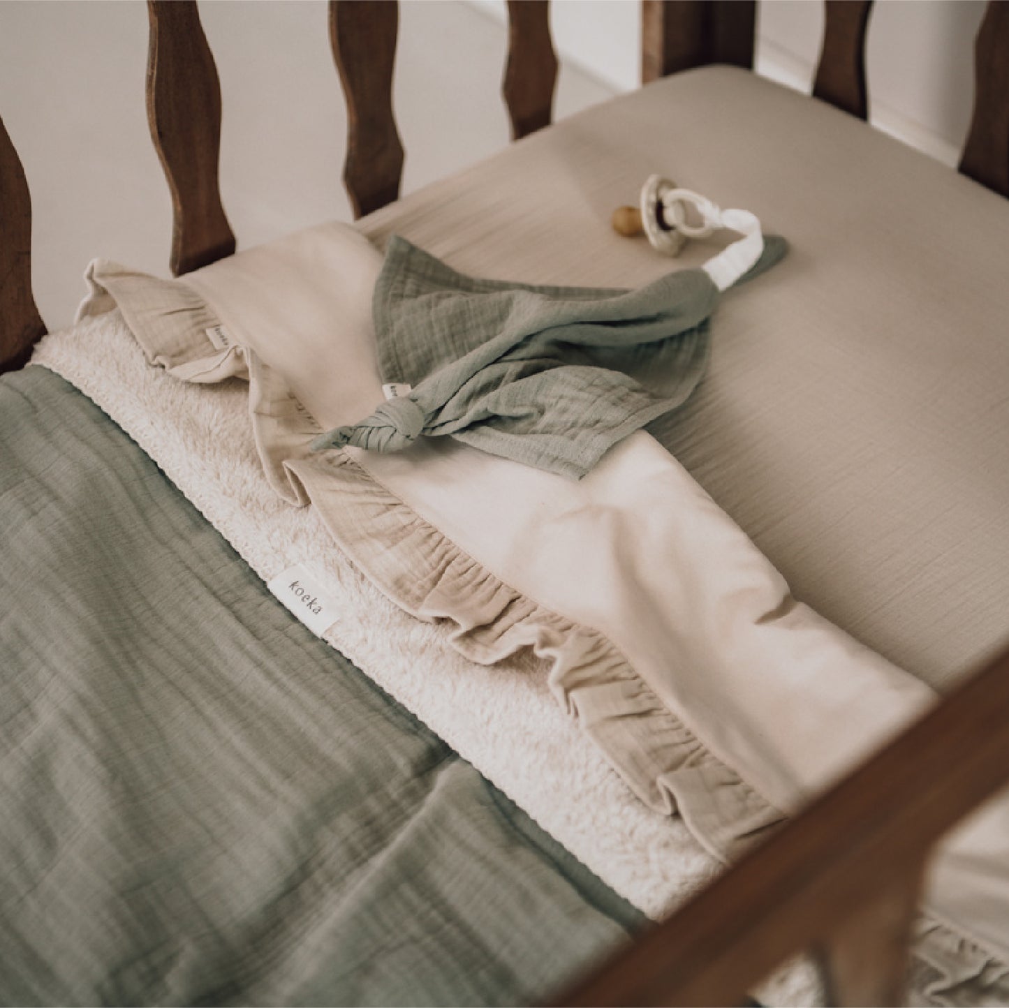 wiegdeken faro teddy, sage - KOEKA