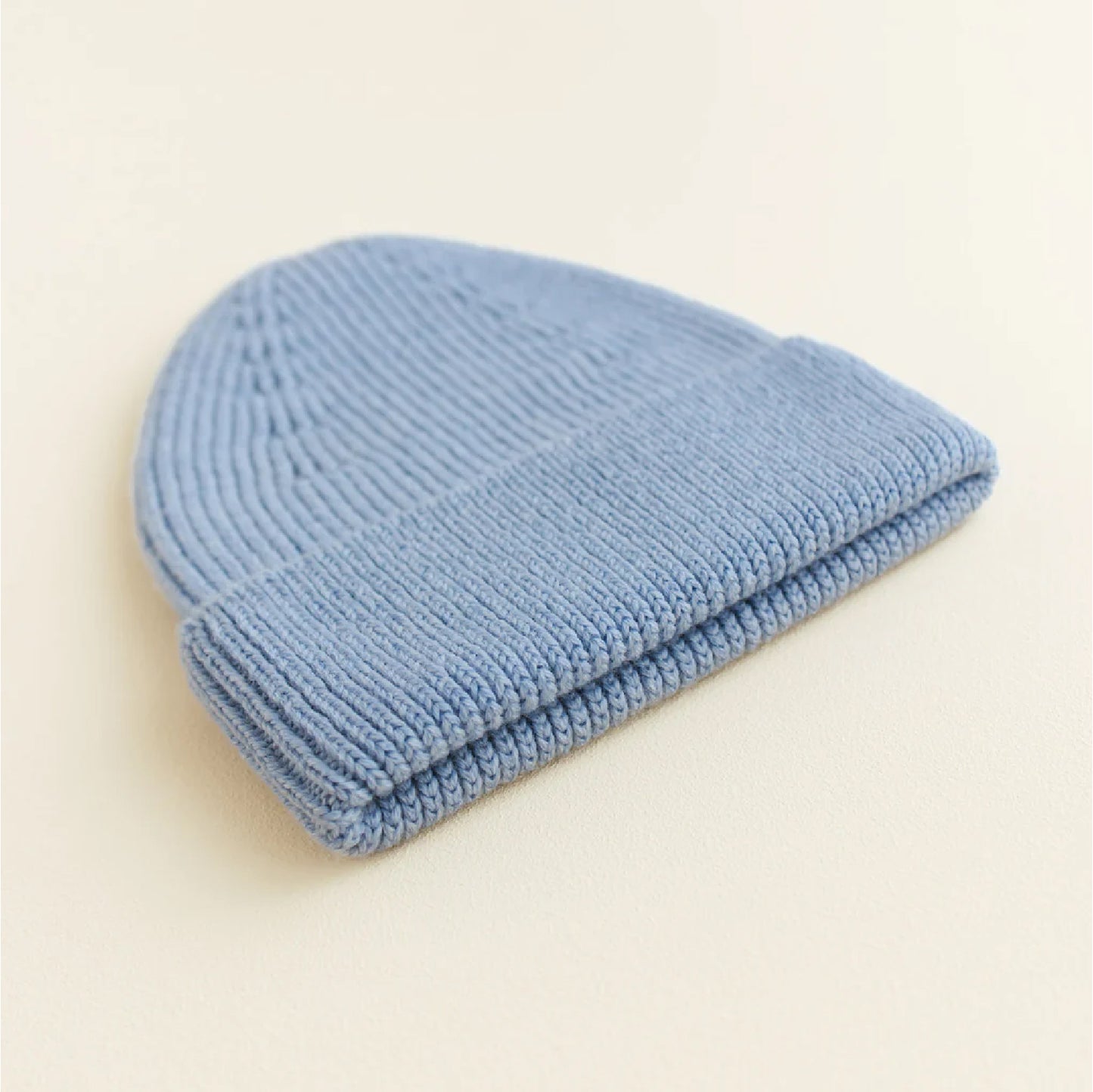beanie fonzie, light blue - HVID