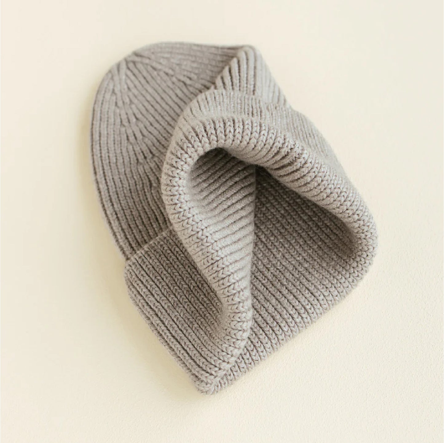 beanie fonzie, pebble - HVID