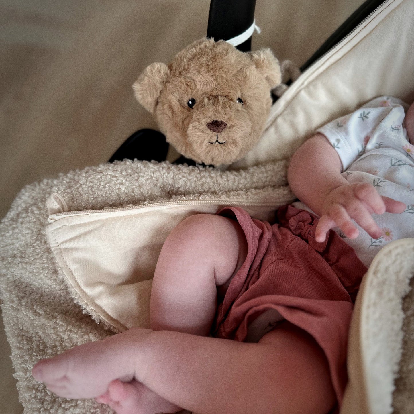 knuffel + geluid onderweg, lou bear brown - FLOW AMSTERDAM