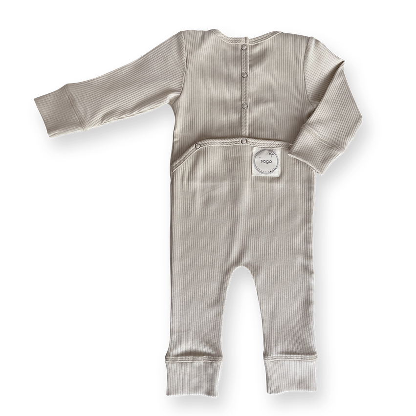 jumpsuit, rainy day - SAGA