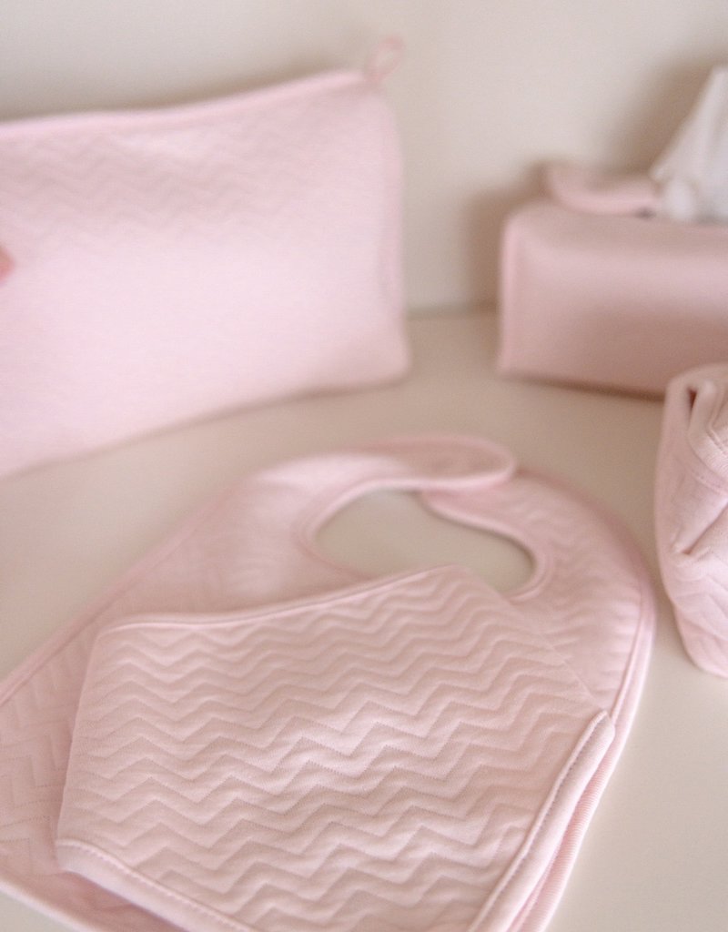 kwijlslabbetje, chevron light pink - POETREE KIDS