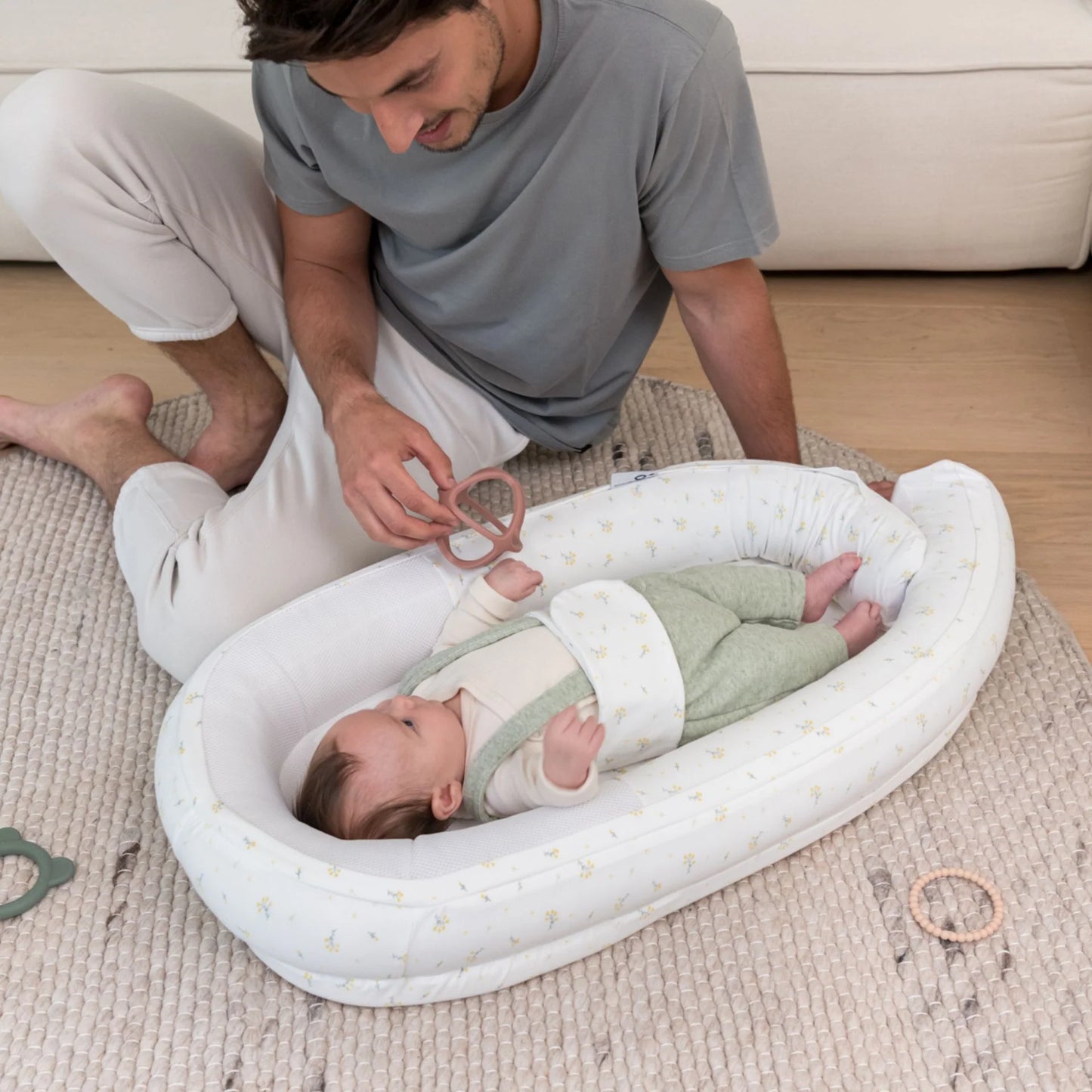 babynest cocoon, flower yellow - DOOMOO