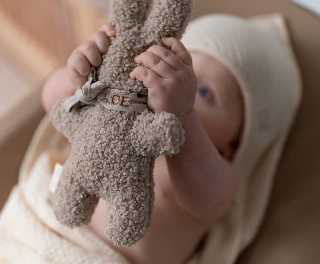 knuffel rocky rabbit mini, teddy - ATELIER POMME