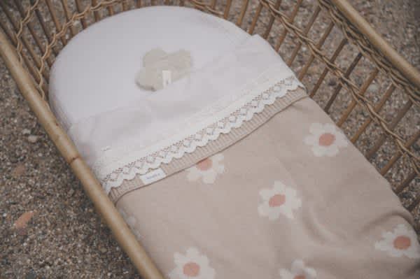 ledikantlaken crochet, milky - KOEKA