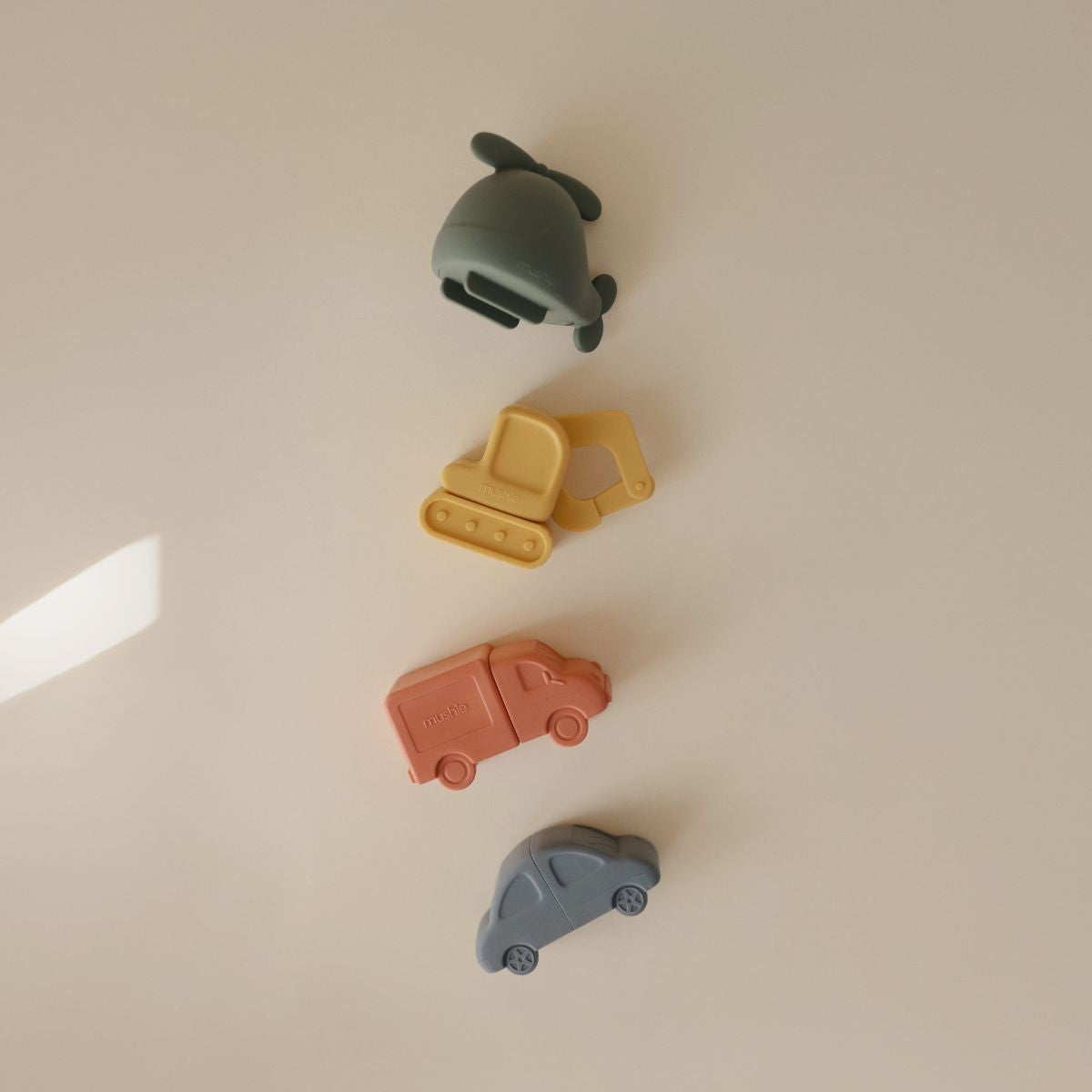 badspeelgoed 4-pack, vehicles – MUSHIE