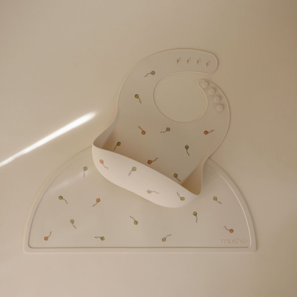 placemat, kites - MUSHIE