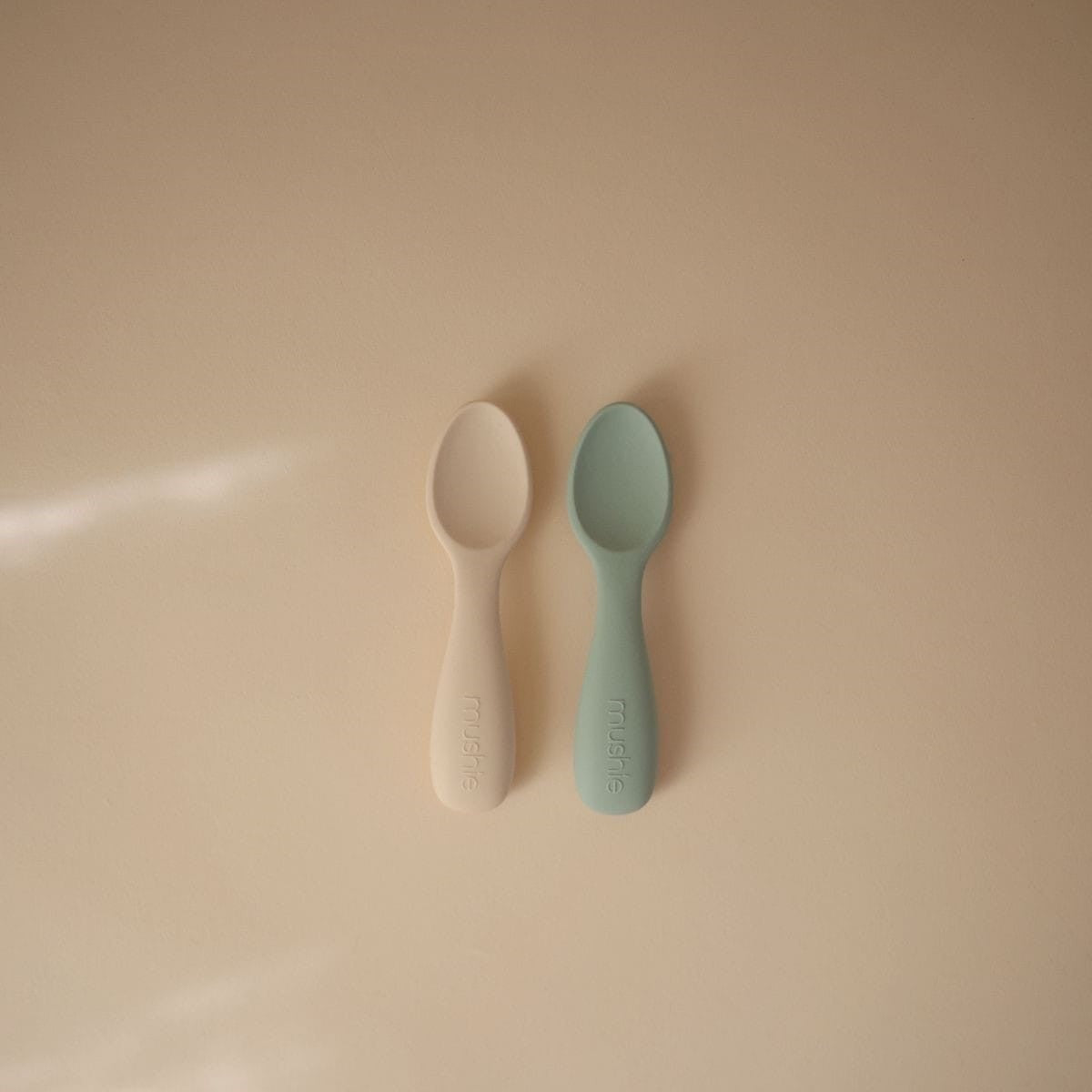 set eetlepels, cambridge blue/shifting sand, 2de leeftijd - MUSHIE