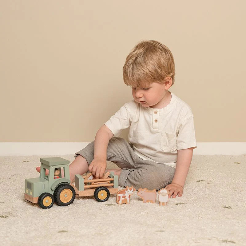 tractor met trailer, little farm - LITTLE DUTCH