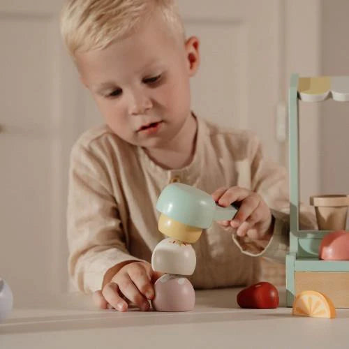 houten ijskraam - LITTLE DUTCH