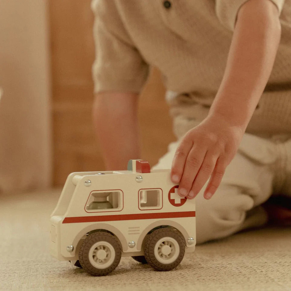 houten ambulance, wit - LITTLE DUTCH