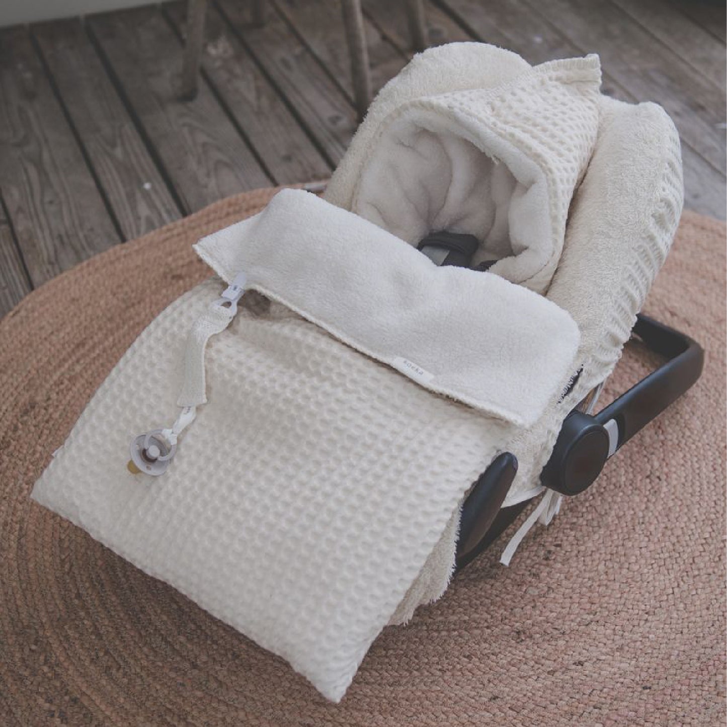 voetenzak autostoel oslo teddy, naturel – KOEKA