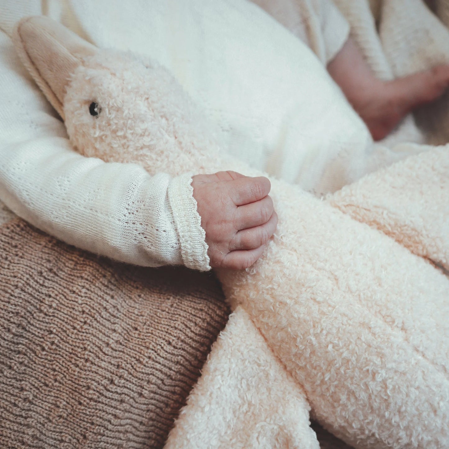 knuffel + geluid, liva duck beige - FLOW AMSTERDAM