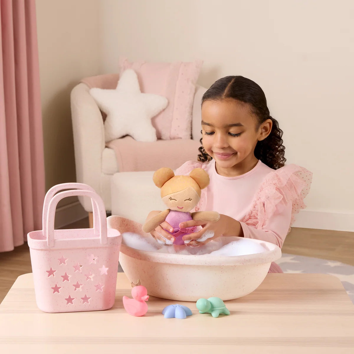 badpop meisje in mand + acc., blond haar - LULLABABY