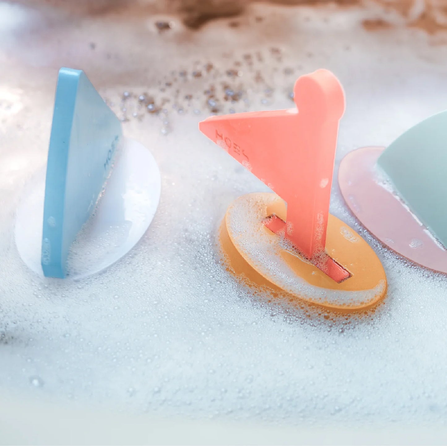 badspeelgoed floating boats - MOES
