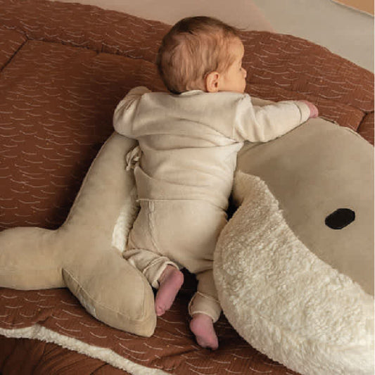 voedingskussen whale momo, sand – NANAMI