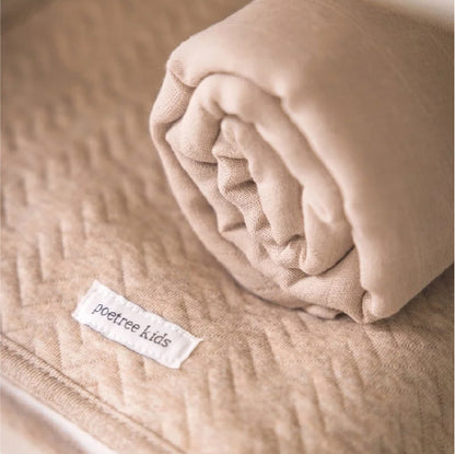 wiegdeken, chevron light camel - POETREE KIDS