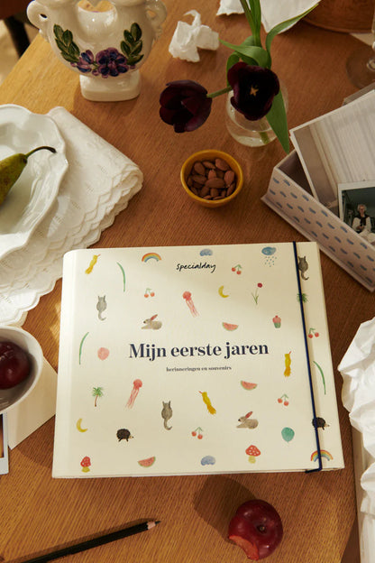 babyboek 'mijn eerste jaren', herinneringen & souvenirs - SPECIALDAY