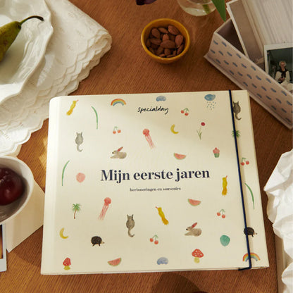 boek 'mijn eerste jaren' - SPECIALDAY