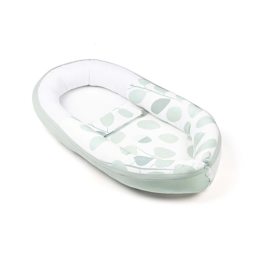 babynest cocoon, leaves aqua green - DOOMOO