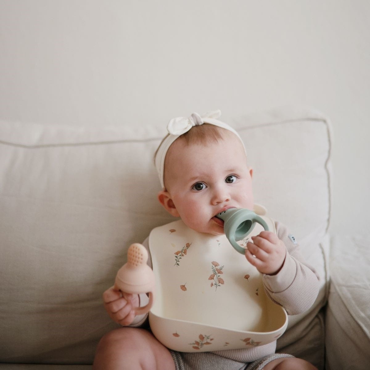 teething feeder, blush - MUSHIE