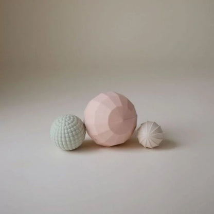 zintuiglijk speelgoed nesting spheres, blush - MUSHIE